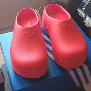 WOMENS ADIDAS CROCS